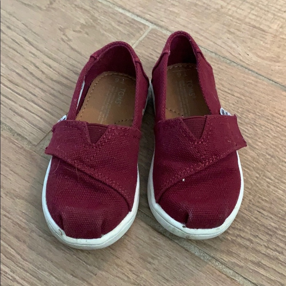Girls Maroon Toms shoes